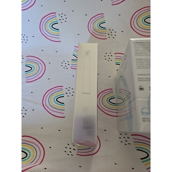 Futura Tech Skin Set - Vegan 3% Hyaluronic Acid Serum  + Firming Eye Cream - Picture 5 of 6